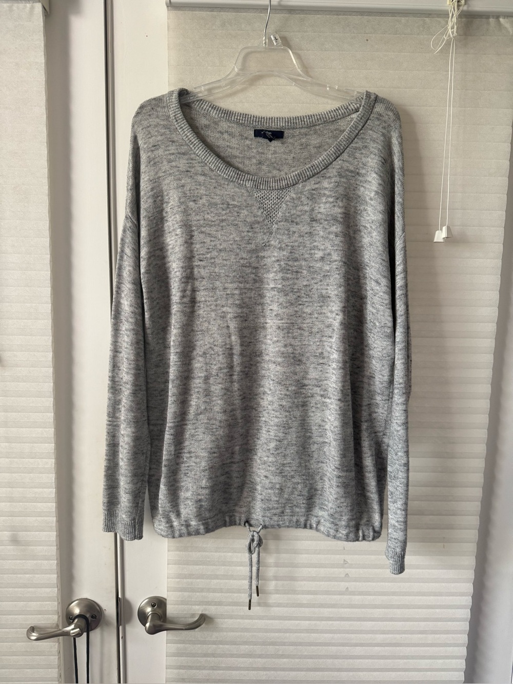 GAP Light Gray Knit Scoop-Neck Sweater size L